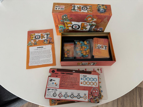 Fort boardgame - boardgame, (sleeved)
